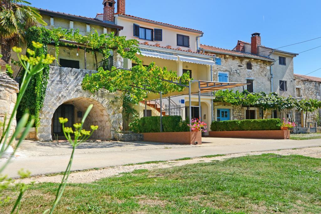 Apartment Lili Porec Exterior photo